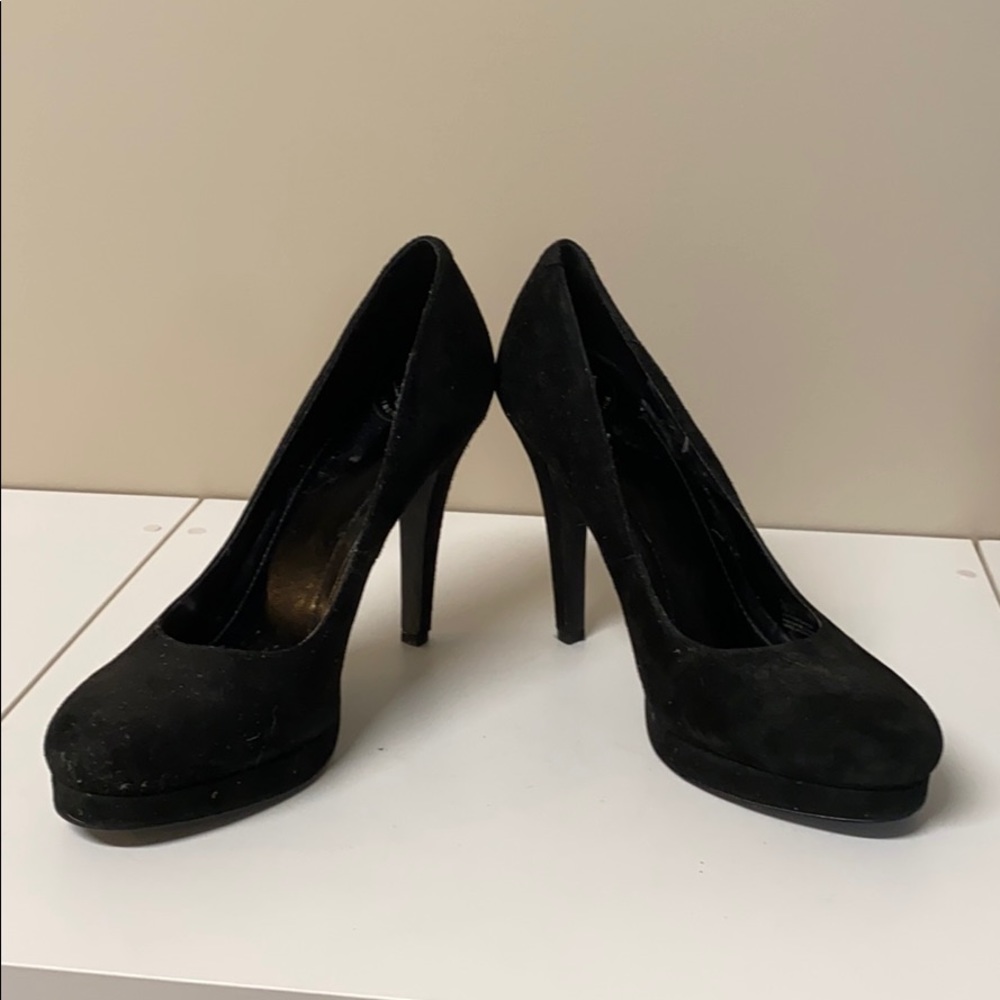 BCBG black heel